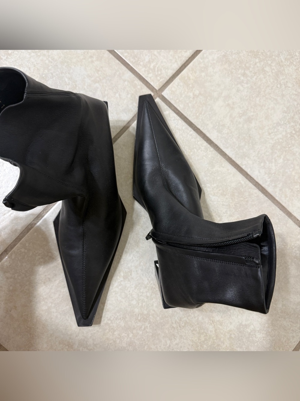 Black Pointed-Toe Women's Ankle Boots balenciaga
